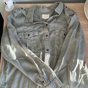 American Eagle Outfitters Sage Button-Up Shirt